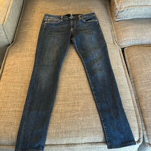JOE’s mid-rise skinny jeans.